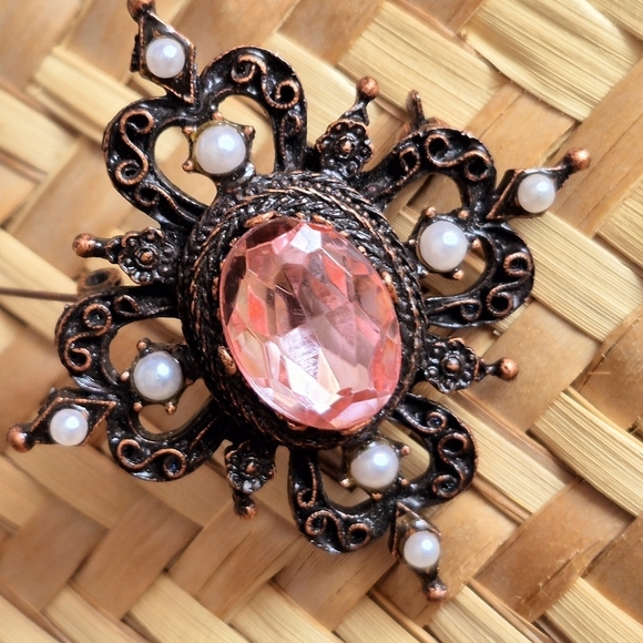 Jewelry - 2/$30 Gorgeous Rose Pink Brooche With Pearl Accents